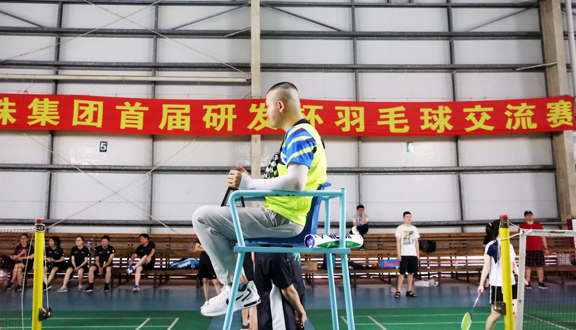 Develop cup badminton exchange competition Develop cup badminton exchange competition