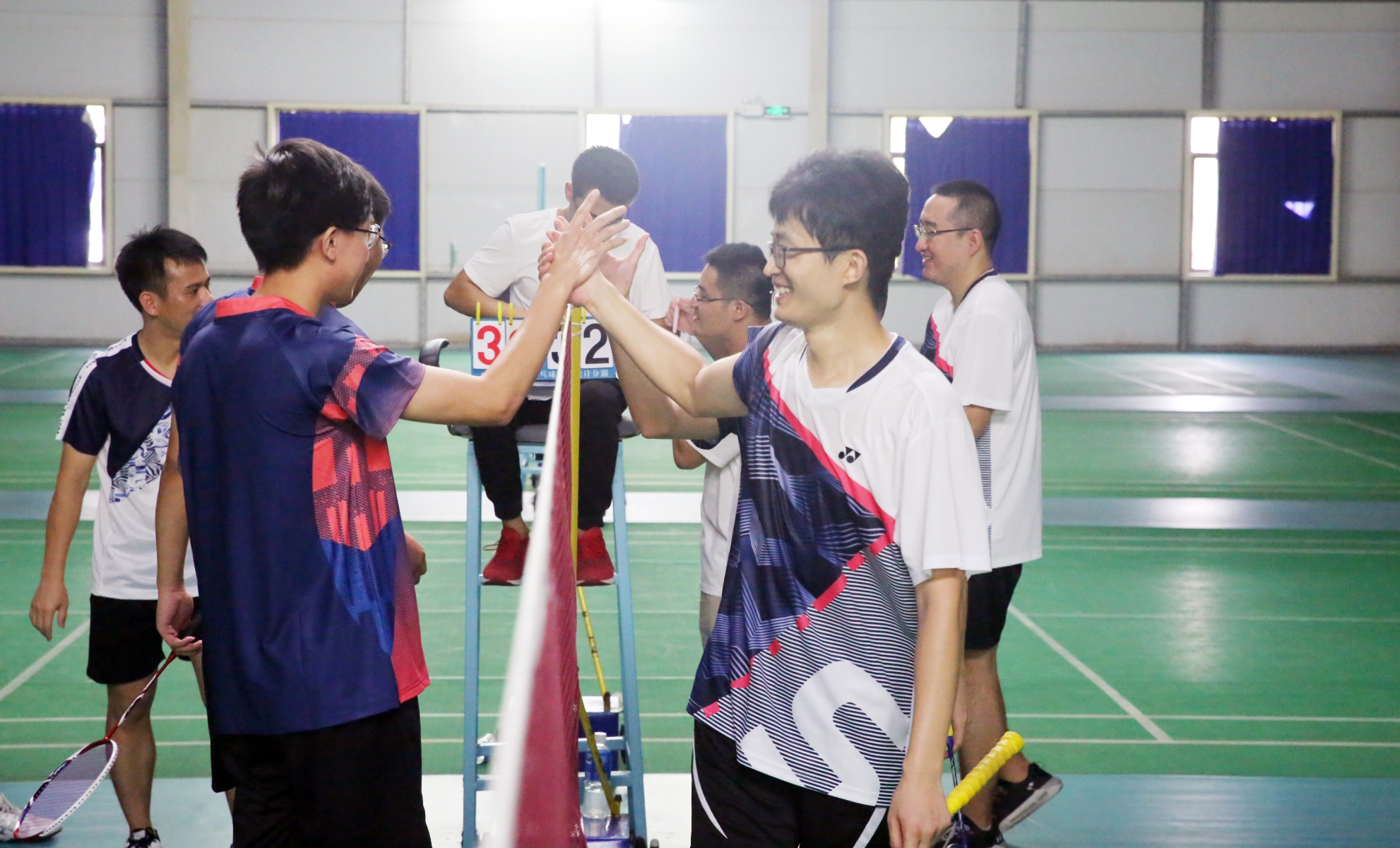 Develop cup badminton exchange competition Develop cup badminton exchange competition